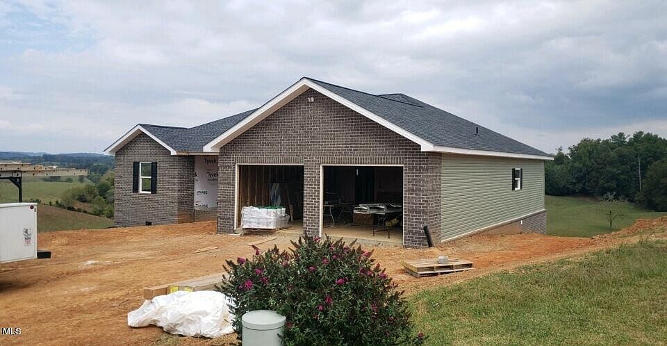 2nd image of 422 Katie Ln