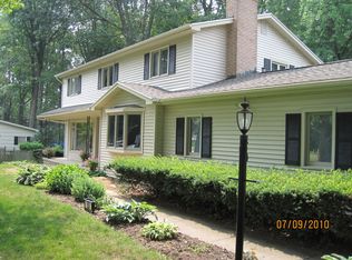 53 Shire Oaks Dr, Pittsford, NY 14534