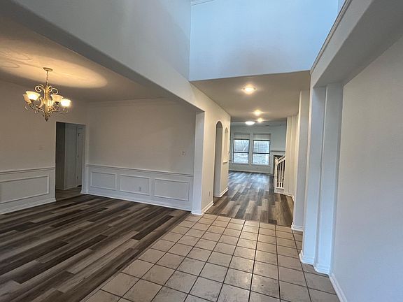 5th image of 125 Whitney Dr