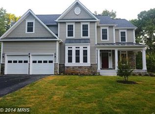 3155 Woodland Ln, Alexandria, VA 22309