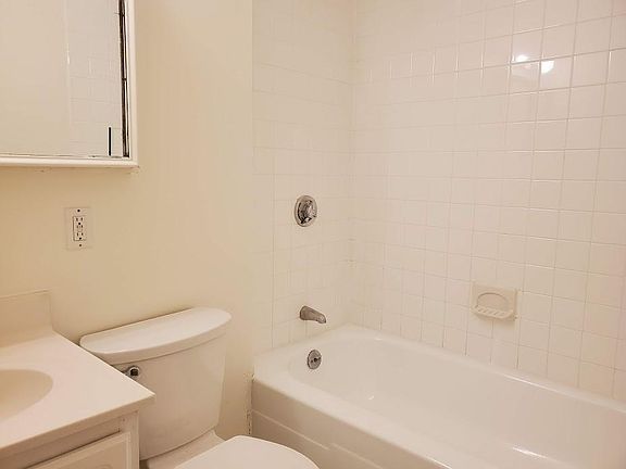 5th image of 61 Thatcher St #7