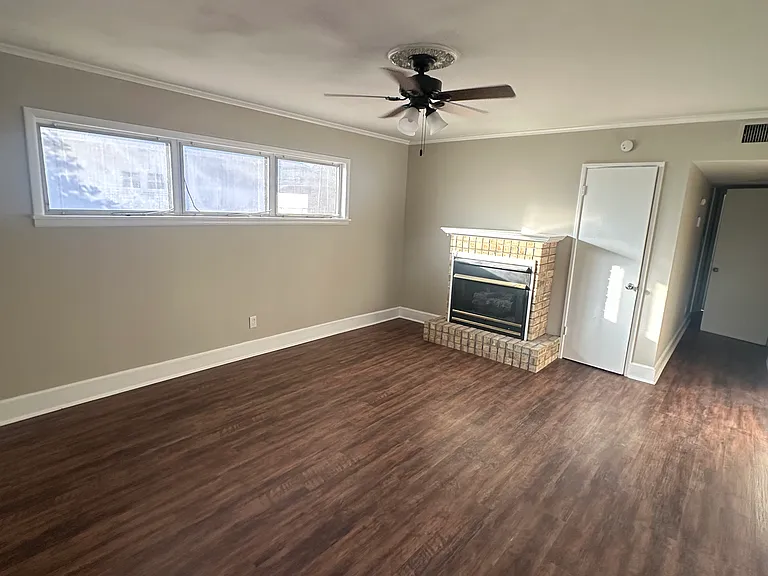 1320 Lambard Dr — Photo 4