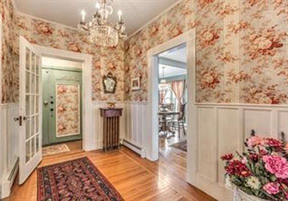 4th image of 129 Lynn Shore Dr #1