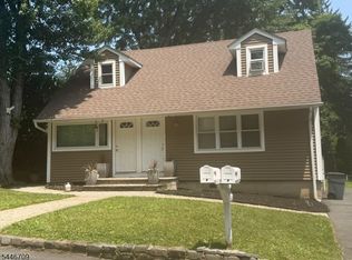 6 Beechwood Trl, Denville, NJ 07834