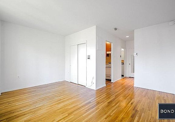 2nd image of 207 E 27th St APT 6H