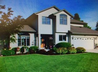 4116 Cedar Heights Dr, Two Rivers, WI 54241