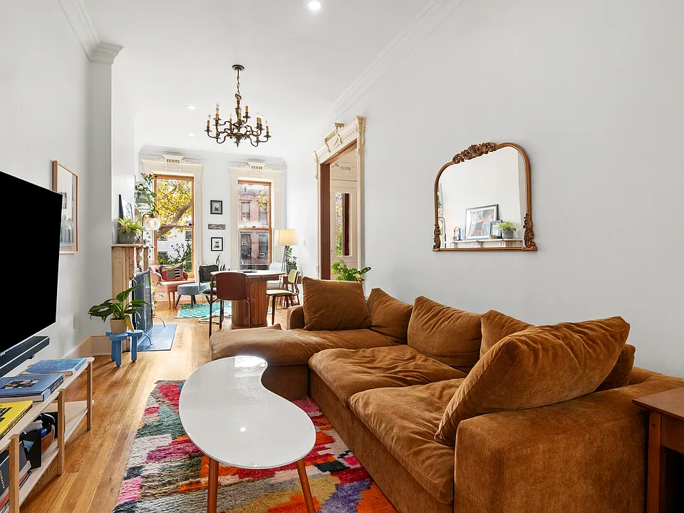 561 Halsey St #2
