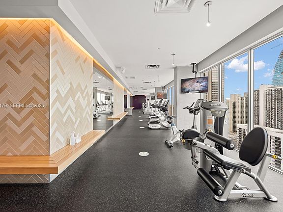 4th image of 151 SE 1st St #Penthouse 07