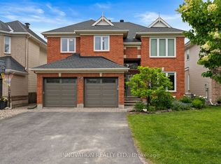 11 Bracewood Way, Ottawa, ON K2J4Y3