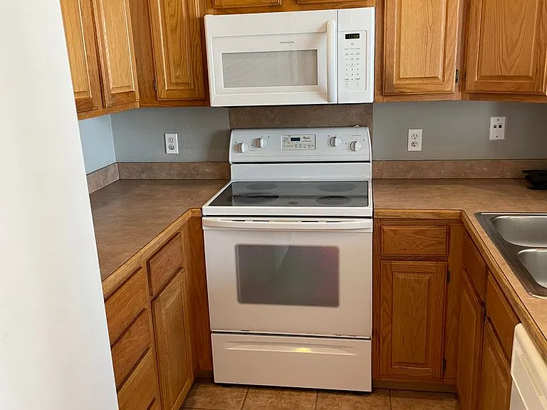 410 Ash St — Photo 9