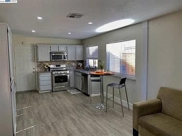 3rd image of 531 Wagtail Dr
