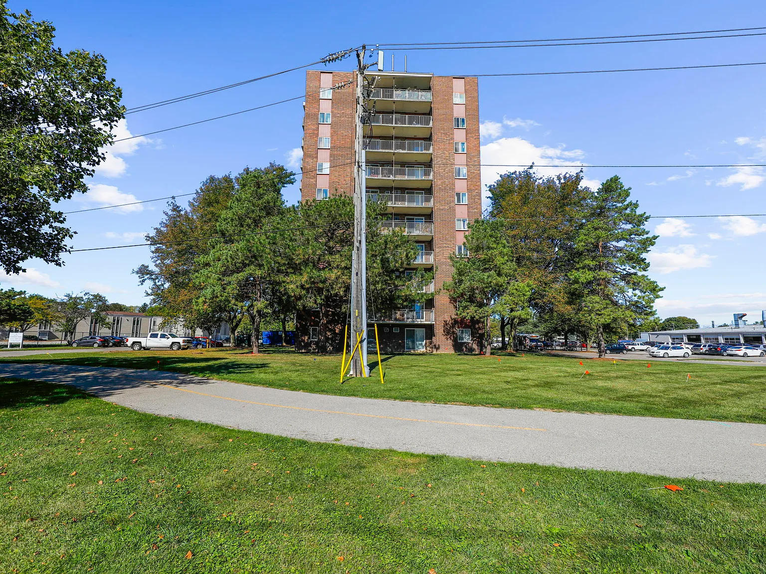 Chatham Tower Apartments — Photo 3