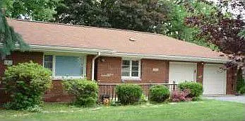 181 Allen St photo 1