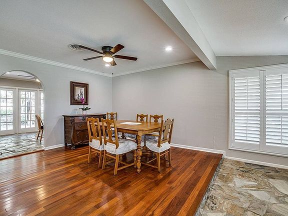 4th image of 3127 Knight Robin Dr