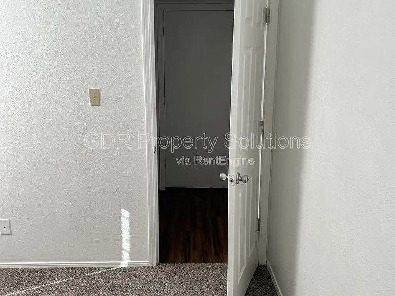 1116 Coal Ave SW #12 — Photo 10