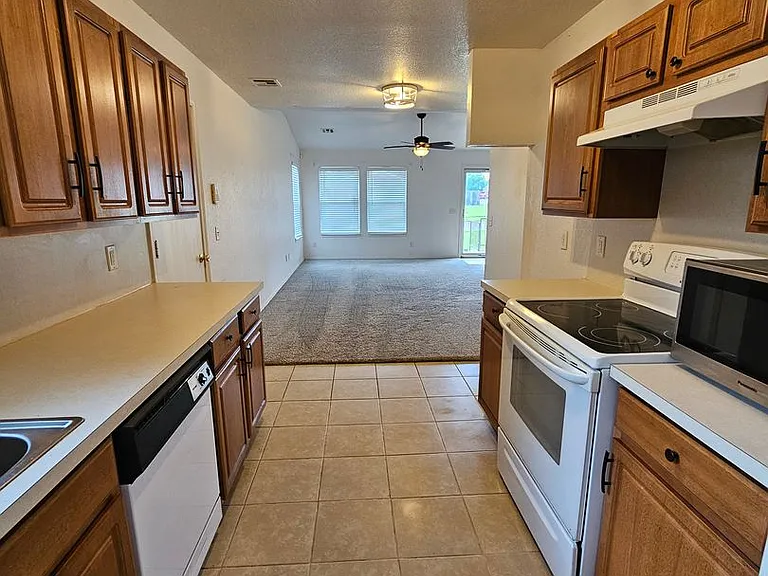 2400 Desert Willow Ter — Photo 6