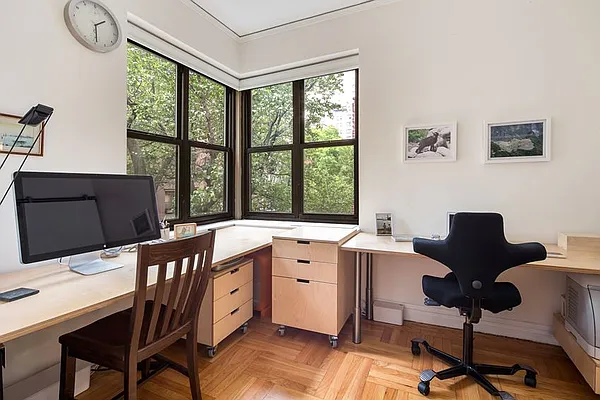 Sold by Park Property Advisors | media 19