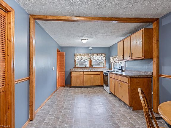 5th image of 1260 Douglass Ave