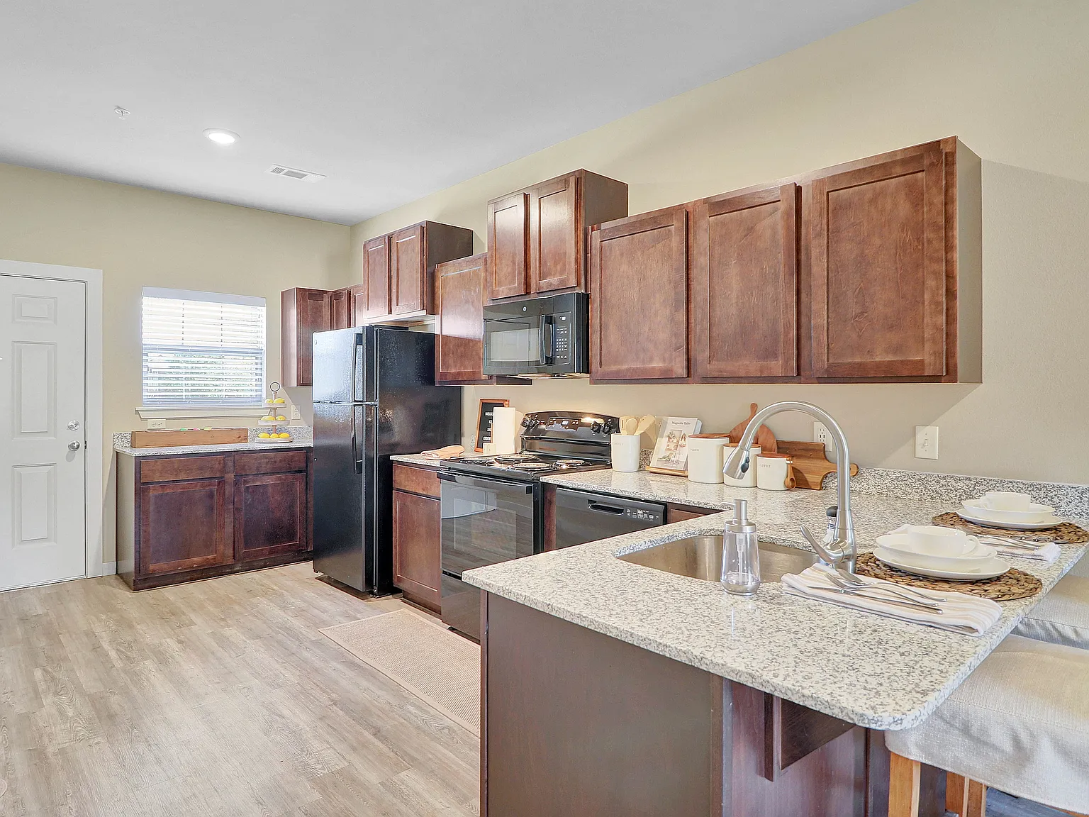 The Reserve at Chaffee Crossing Apartment Homes & Townhomes — Photo 3