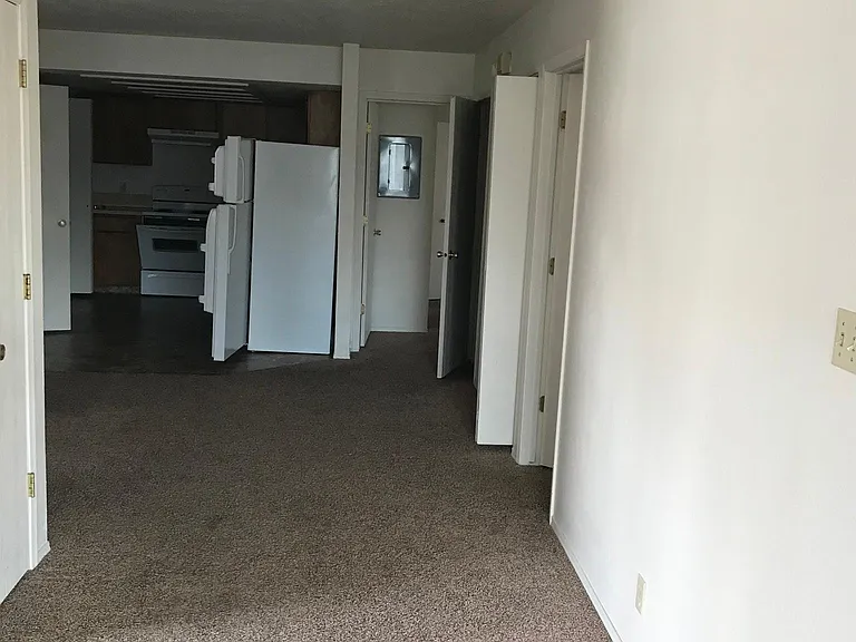 1141 Washington St N — Photo 8