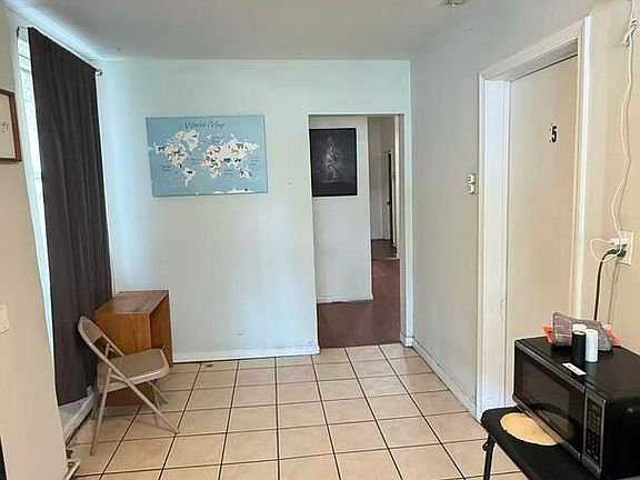 5th image of 906 W 36th St