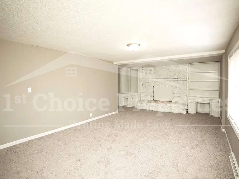 6051 Willow Cir — Photo 5
