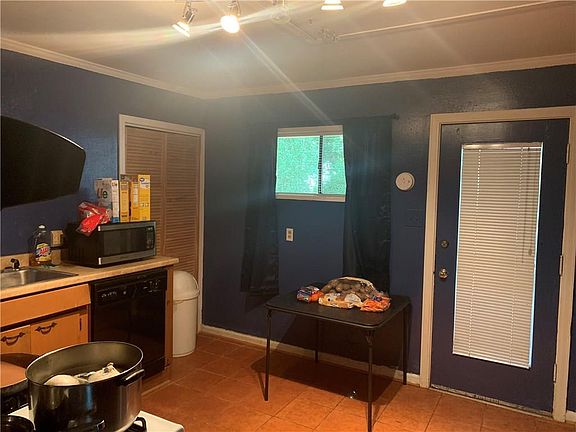 3rd image of 455 Elmwood Dr