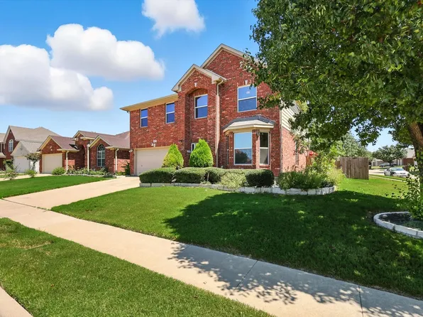 8521 Rock Creek Dr, Fort Worth, TX 76123