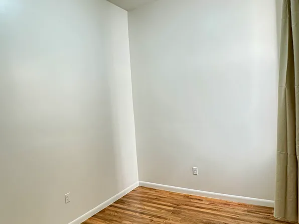 2310 2nd Avenue image 7 of 12