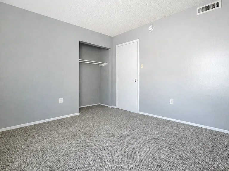 Bellwood Haven Apartment Community — Photo 28