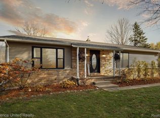 6051 Dutcher Rd, Howell, MI 48843
