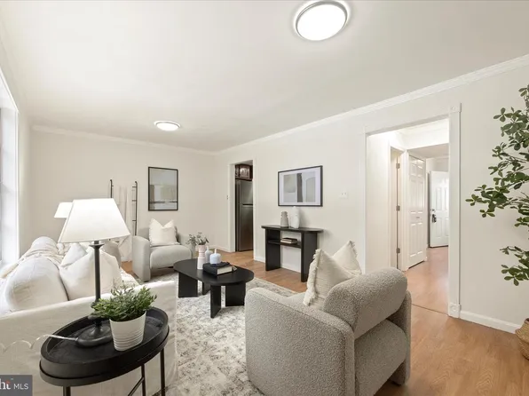 1819 Oriole Ct, Severn, MD 21144