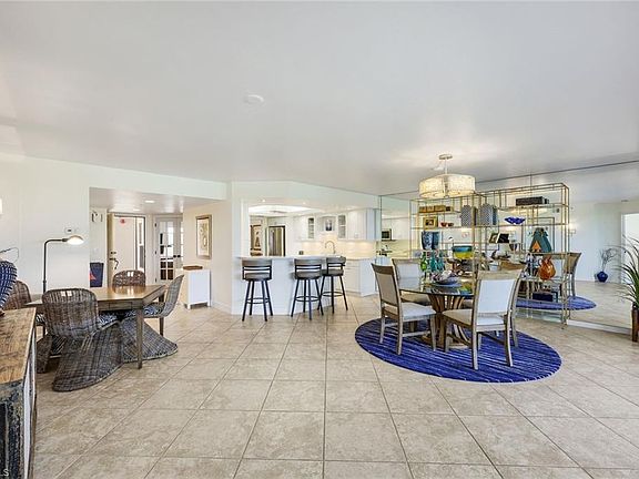 5th image of 26890 Wedgewood DR #402