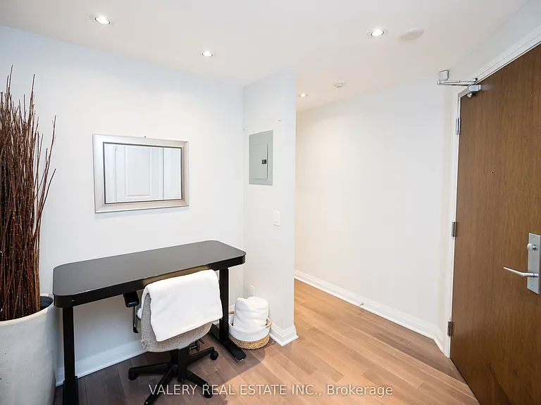 1055 Southdown Rd #201 — Photo 4