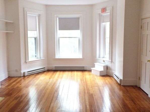 1077 Beacon St APT 8