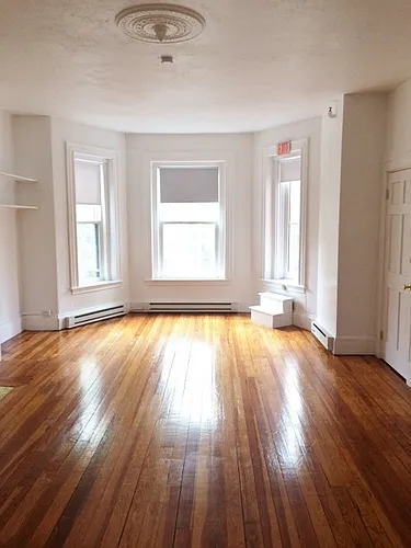 1077 Beacon St #8 Photo 1