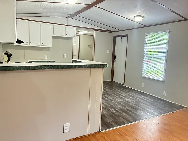 517 Skylark Ln #28 — Photo 6