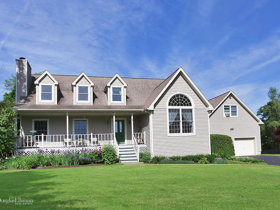 1st image of 3 Caroline Dr