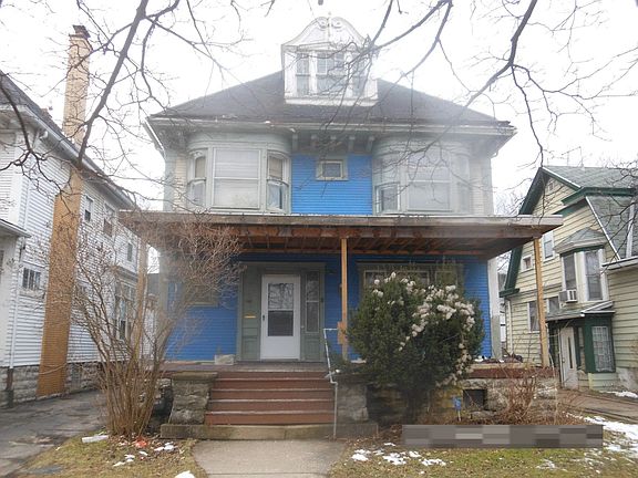 2nd image of 385 Humboldt Pkwy