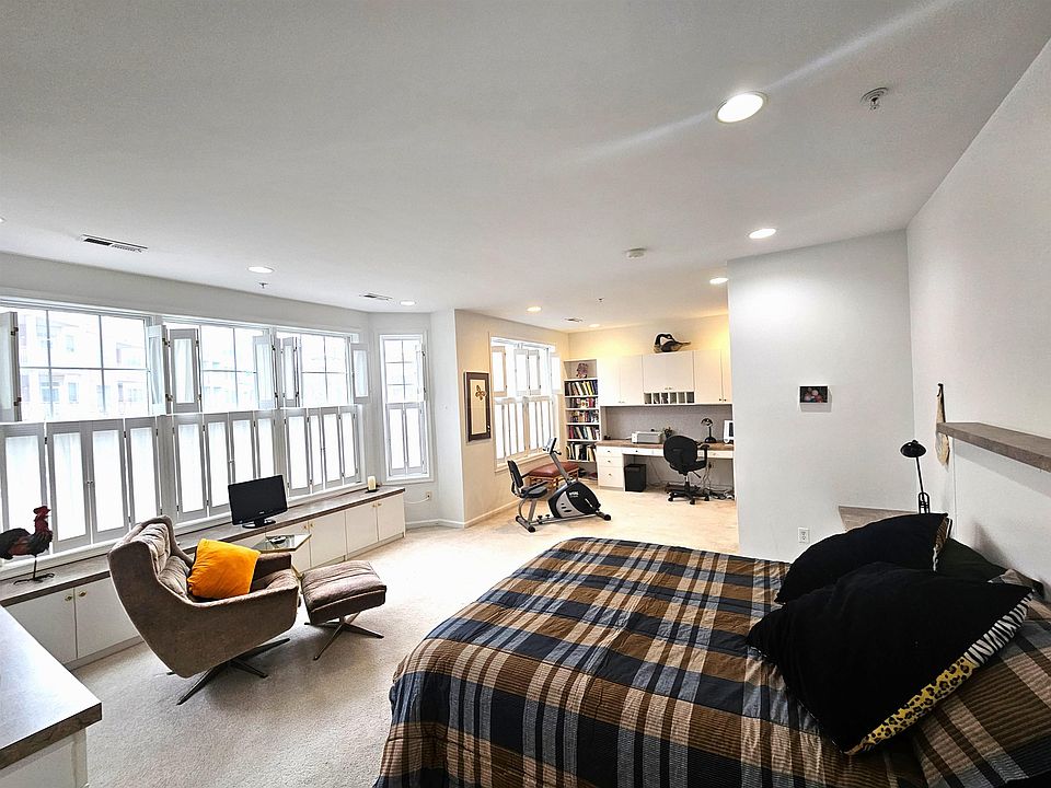 1st image of 4109 Pointe Gate Dr #4109