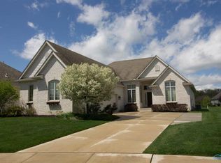 702 Ridge Lake Ct, Perrysburg, OH 43551