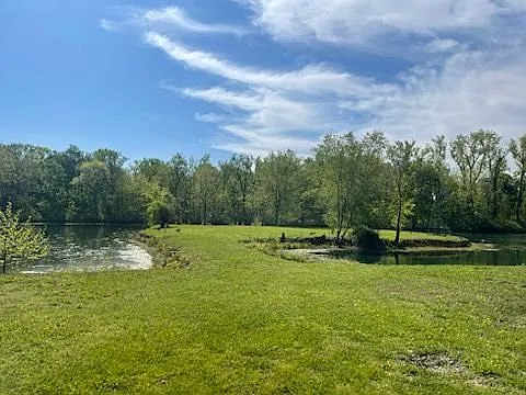 Furnished 5 BR/2.5 bath Executive Lakeside Home — Photo 2