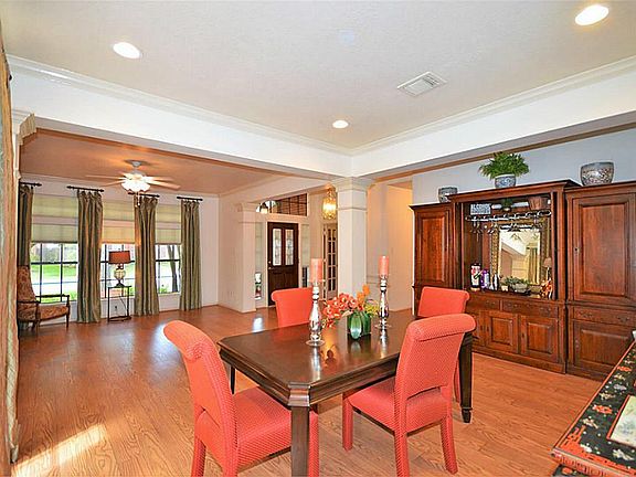 3rd image of 13911 Round Oak Ct