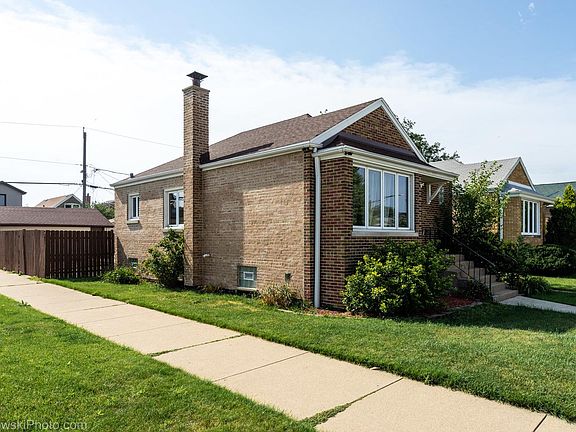 3rd image of 5658 S Melvina Ave