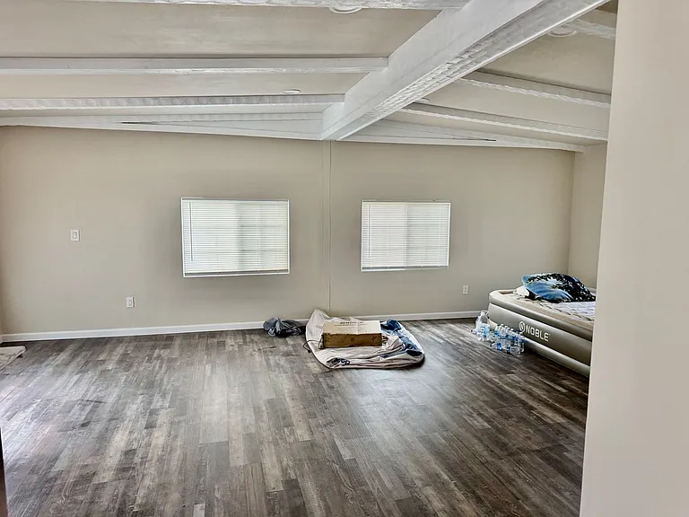 22784 Grand Ave — Photo 11