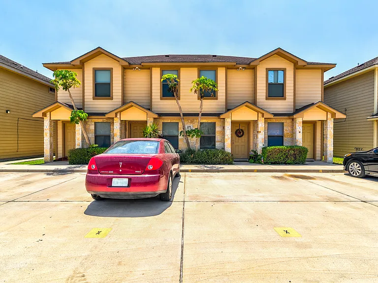Stone Oak Townhomes — Photo 16