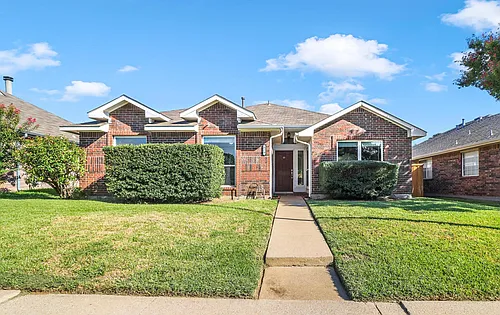 824 Lake Bluff Dr Photo 1