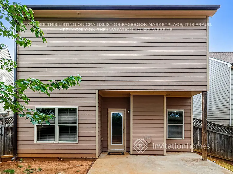 3911 Lake Manor Way — Photo 17
