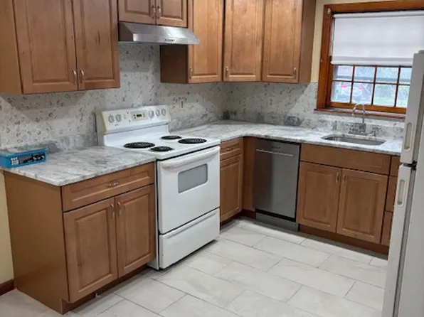 (undisclosed Address), Lowell, MA 01852