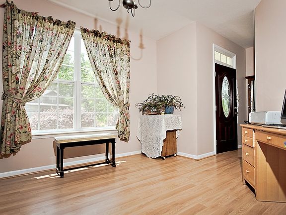 5th image of 108 Glades Ct